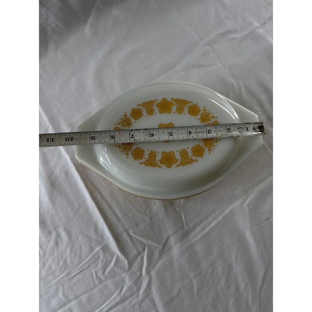 Pyrex Butterfly Gold 043 Oval Casserole Dish with Lid 1.5 QT Yellow Vintage MCM